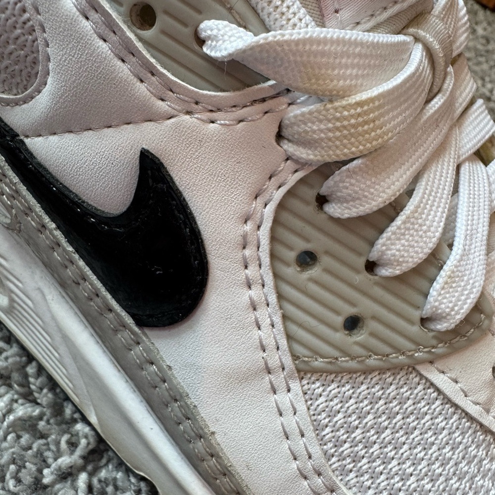 LIKE NEW ✨ Nike Air Max 90 - Picture 10 of 11